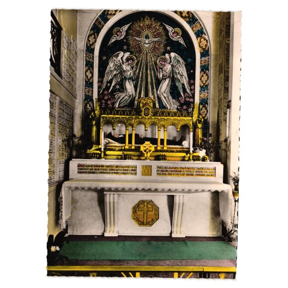Vintage Postcard Chapelle De La Médaille Miraculeuse Shrine Of Saint Louise - Picture 1 of 2